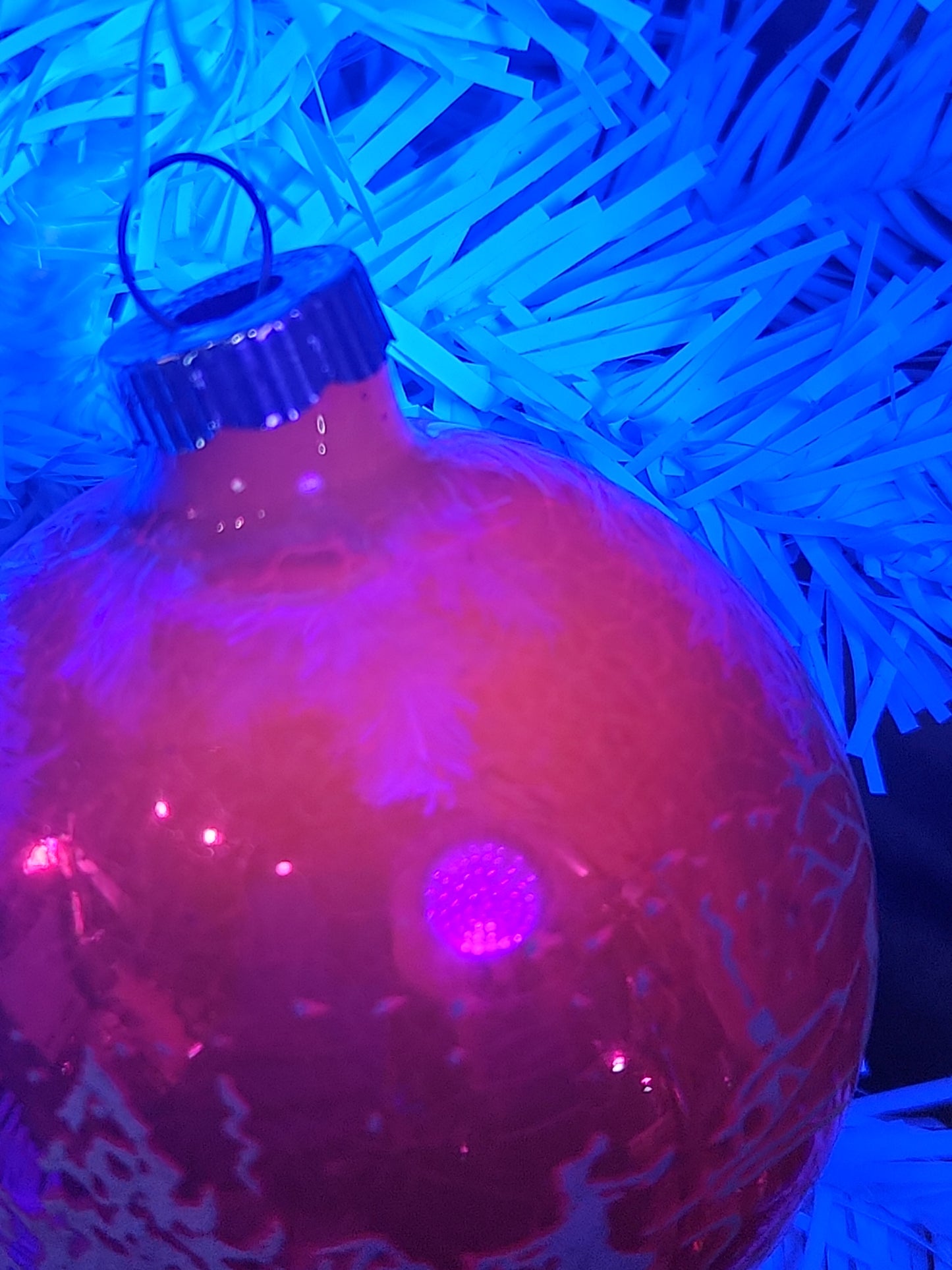 Vintage Shiny Brite Hot Pink Stenciled Ice Skating Glass Ball Ornament GLOWS vo8