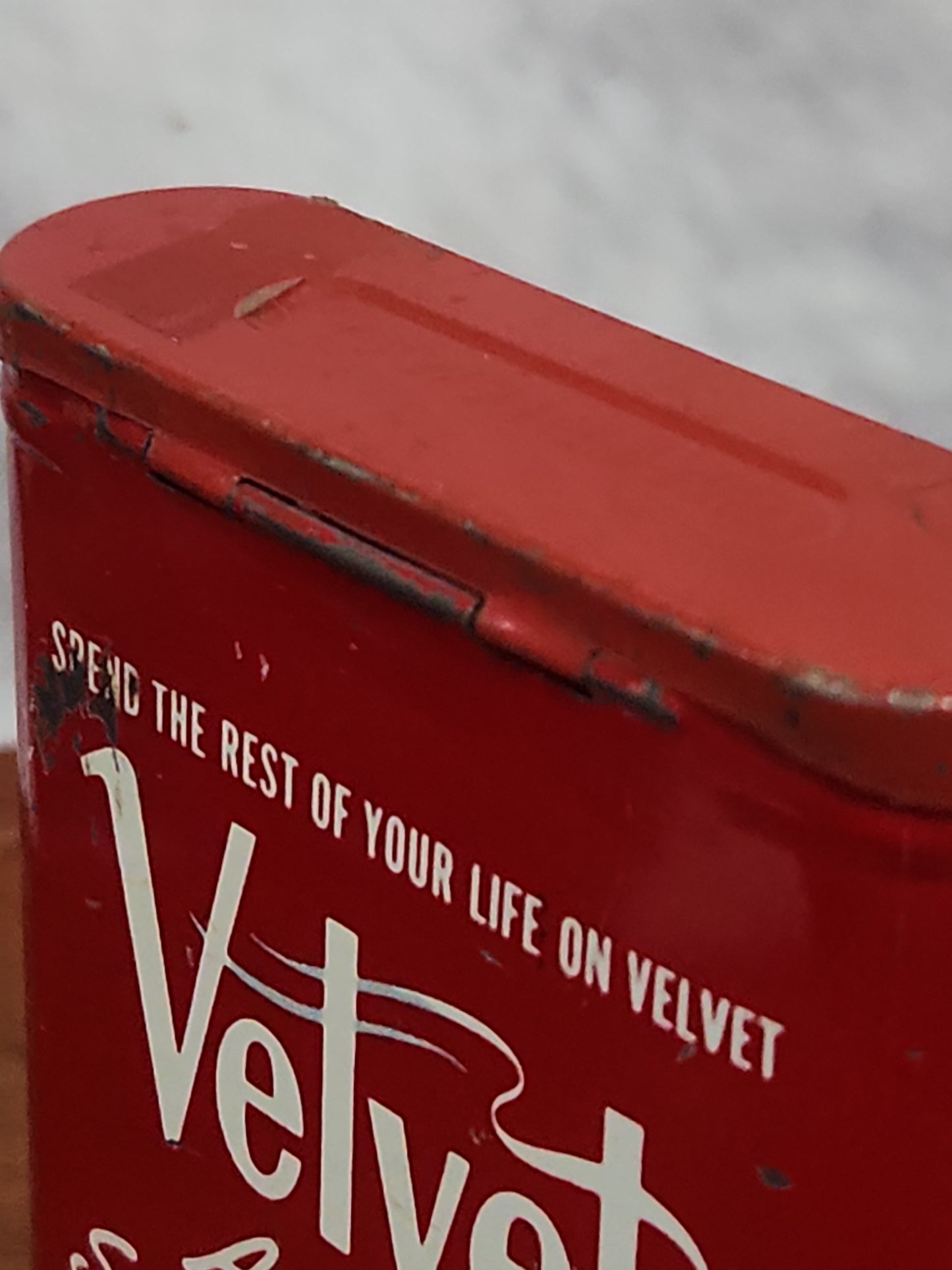 Vintage Tobacco Velvet pipe and cigarette 1 1/2 oz  Kentucky tin977