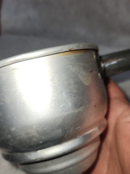 Vintage Foley Small Aluminum Flour Sifter squeeze handle 1 to 2 cup Pat. NO 2322676 fs7