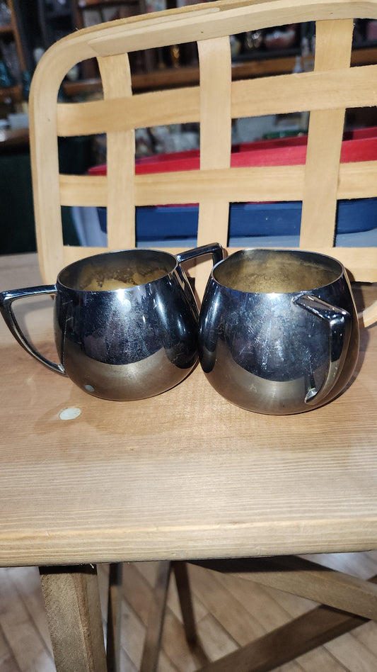 Antique vintage Empire Crafts silver plated creamer & sugar bowl. No box ss99