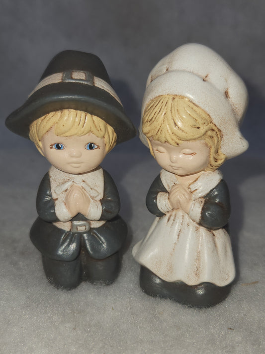 Vintage Handpainted Ceramic Praying Pilgrim Couple Thanksgiving Decor Neutral Colors th5
