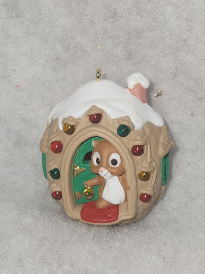 Vintage Hallmark Keepsake Ornament Magic Light Up Sweet Nut 1992