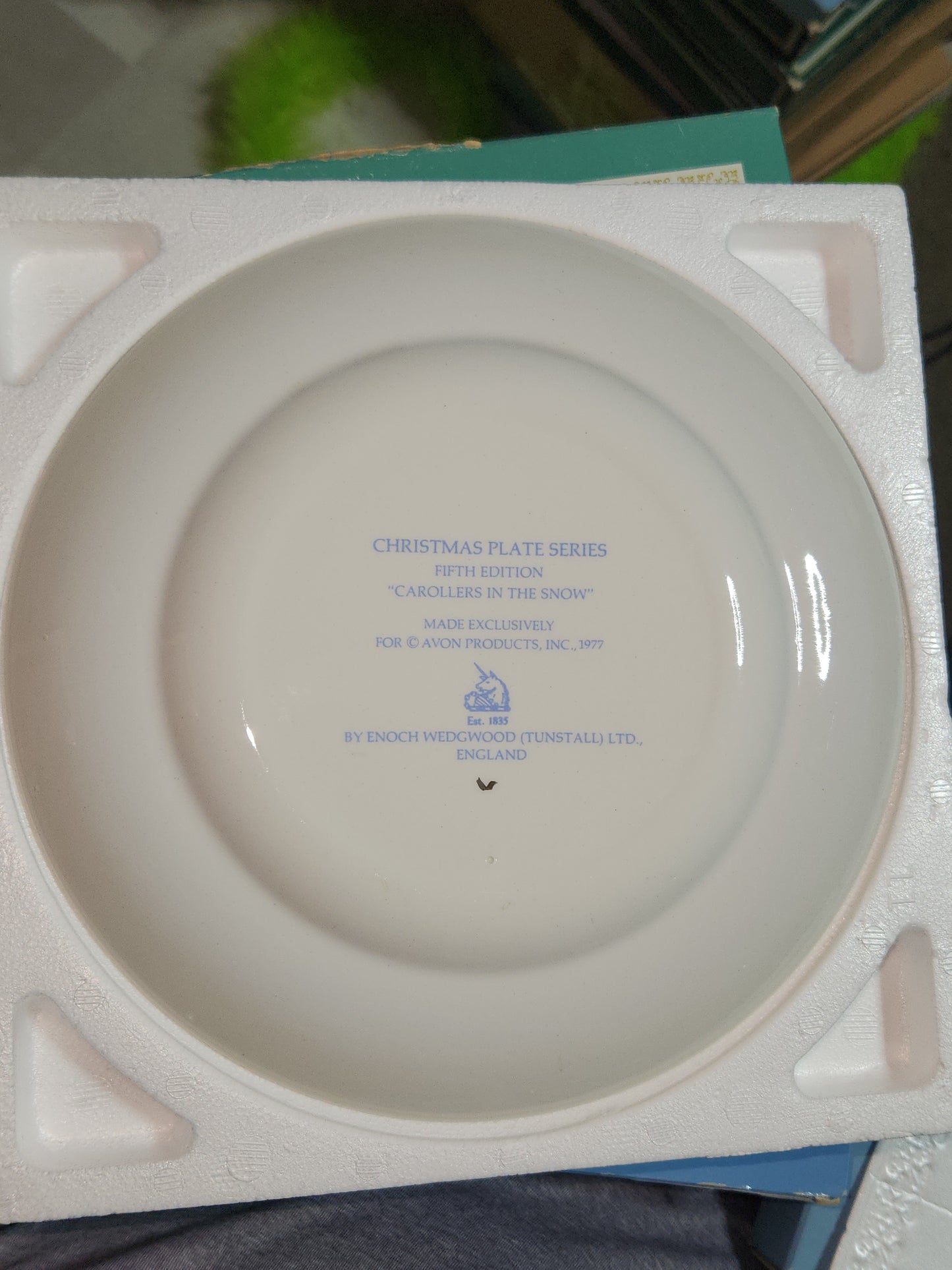 Vintage Avon Christmas 1977 Carollers in the Snow with Original Box. Enoch Wedgewood England