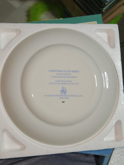 Vintage Avon Christmas 1977 Carollers in the Snow with Original Box. Enoch Wedgewood England