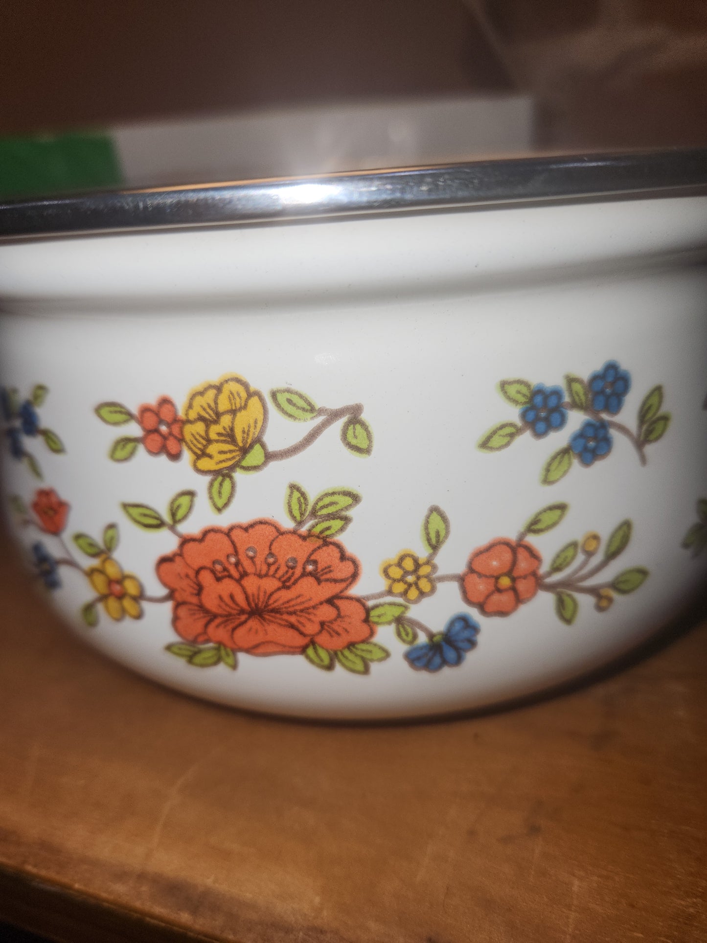 Summer Garden By Excel Vintage 1 Quart Cooking Open Enamelware Saucepan Box in as is condition. En05