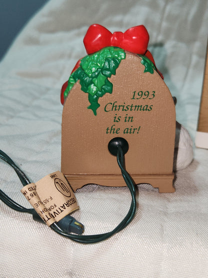 Vintage Hallmark Keepsake Ornament 1993 Radio News Flash white cat kitty Magic Voice Sound Light ho891