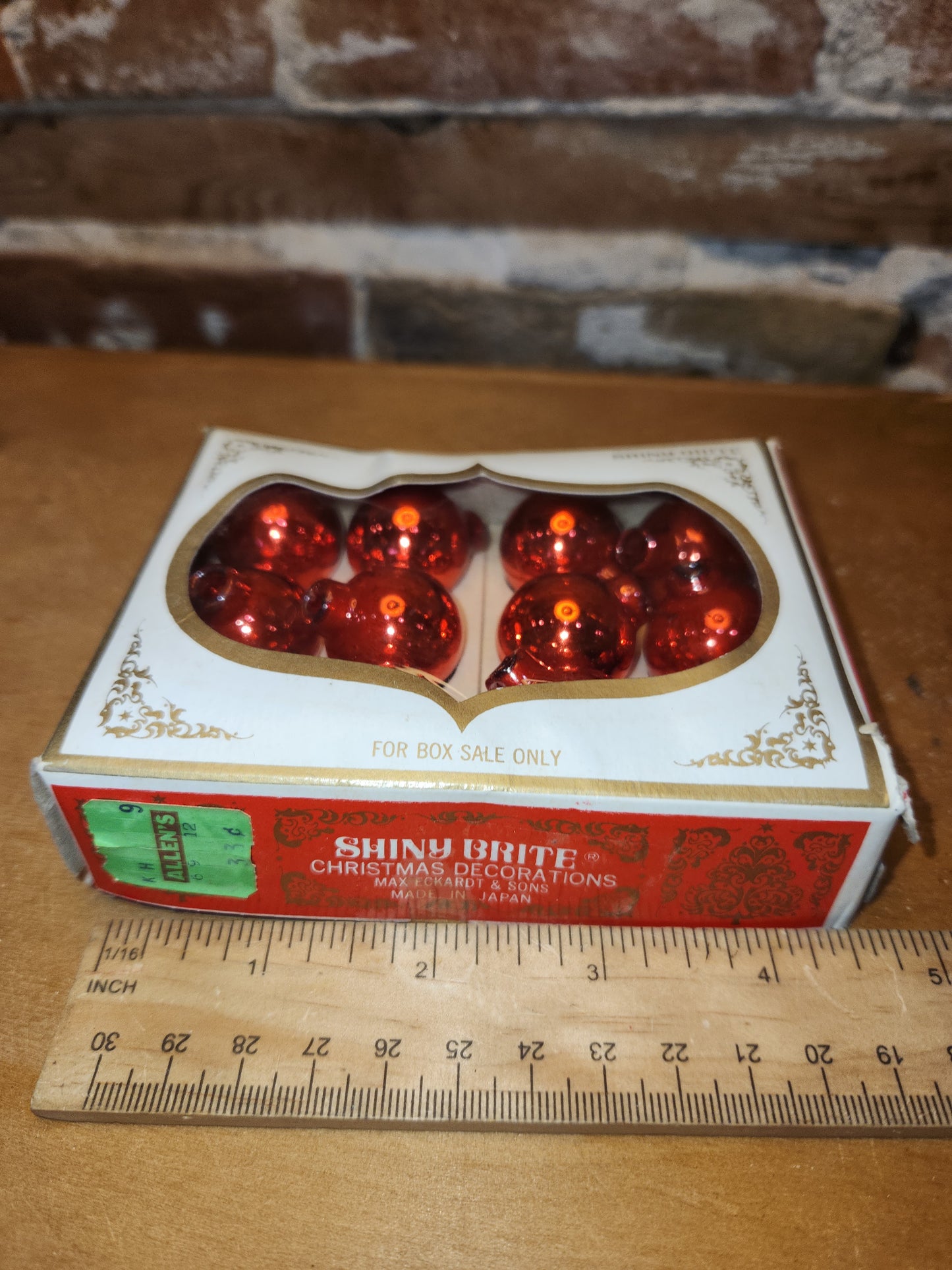Box of Shiny Brite red ornament .98" 1" 25mm box of 12 bO01