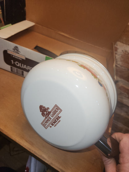 Summer Garden By Excel Vintage 1 Quart Cooking Open Enamelware Saucepan Box in as is condition. En05