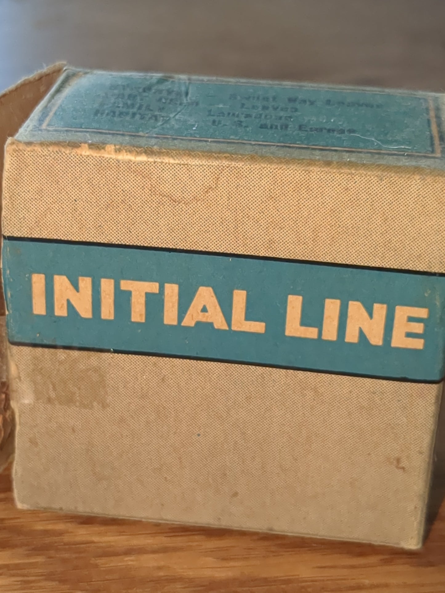 Vintage Initial Line Bay Laurel leaves cardboard box st6
