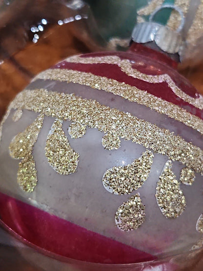 Vintage Shiny Brite Set of 4 Glass Ornaments with Same Design with Silver Stripes and Gold Mica Accents. 2 Matching Green and 2 Matching Red. Sb7