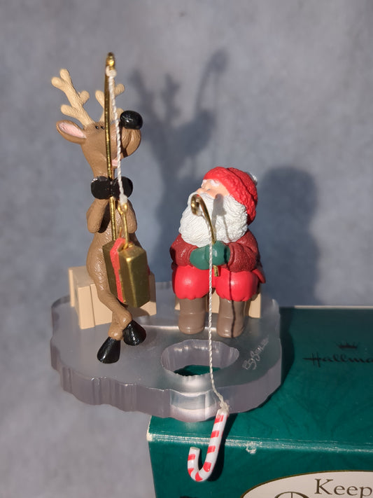 Hallmark keepsake Collectors Club ornament Fishing for Fun 1995 ho48