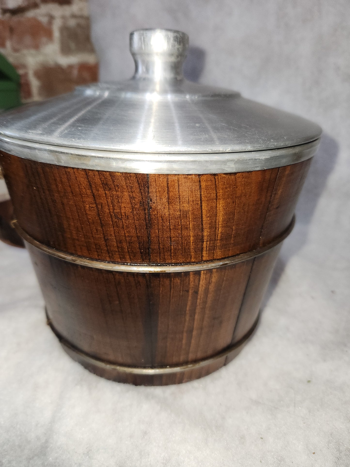 Vintage wood and aluminum ice bucket ice4