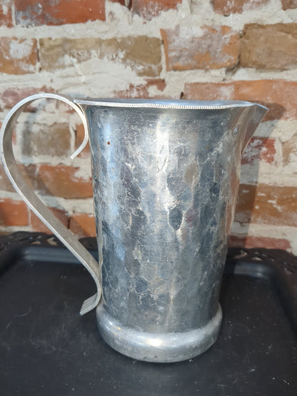 Vintage hammered aluminum pitcher alu115