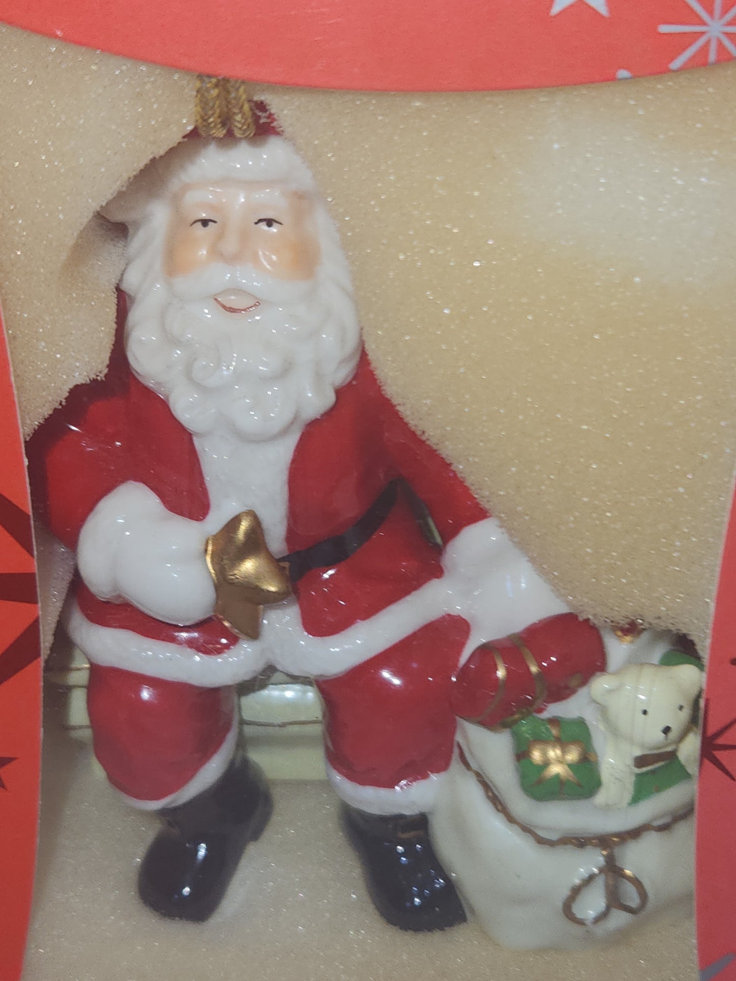 Belleekliving Santa with bag of toys ornament chri200