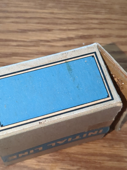 Vintage Initial Line Bay Laurel leaves cardboard box st6