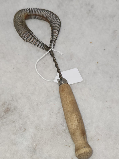 Vintage Plain Kitchen Tool Utensil Twisted Coiled Whisk Stainless Steel worn wooden handle ki68