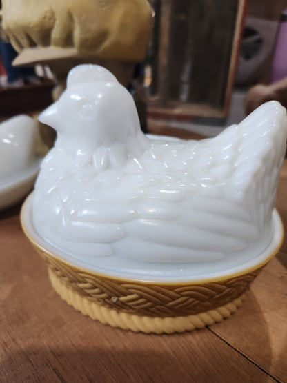 Vintage Avon Hen On Nest Milk Glass Covered trinket, candy, soap dish hon3