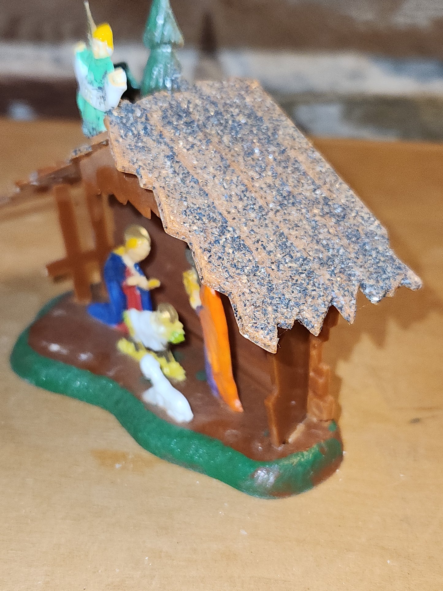 Vintage Plastic Celluloid Nativity Made in Hong Kong Mica n10