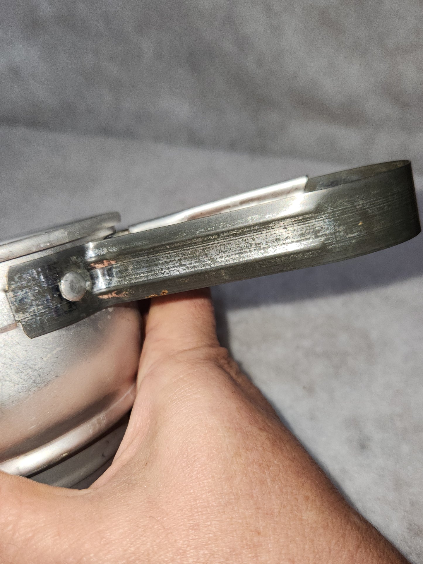 Vintage Foley Small Aluminum Flour Sifter squeeze handle 1 to 2 cup Pat. NO 2322676 fs7
