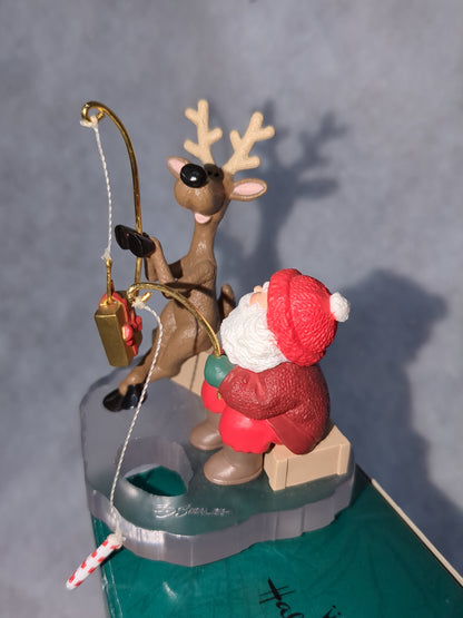 Hallmark keepsake Collectors Club ornament Fishing for Fun 1995 ho48