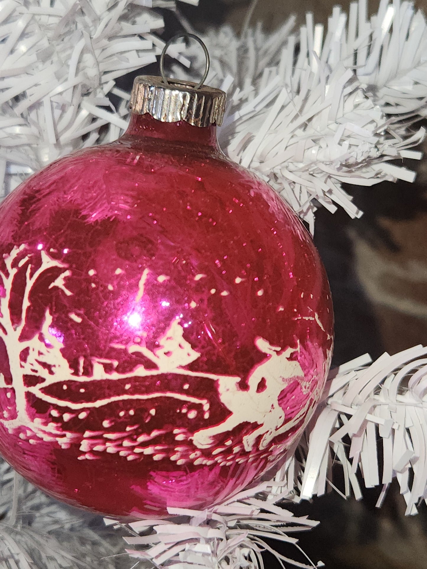 Vintage Shiny Brite Hot Pink Stenciled Ice Skating Glass Ball Ornament GLOWS vo8