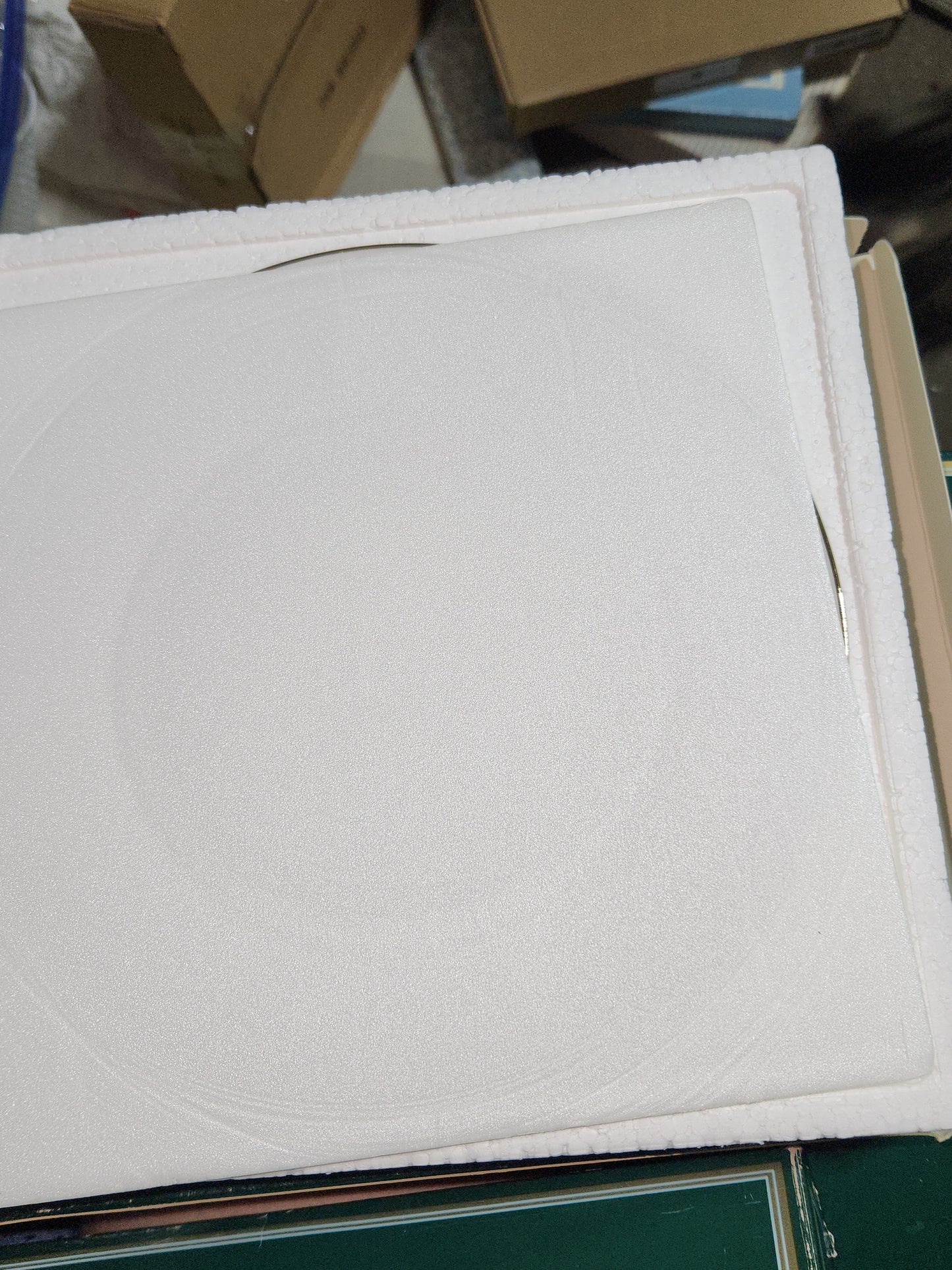 Vintage Avon Christmas 1983 Thurd Edition Christmas Memories Enjoying the Night Before Christmas Plate 22k gold trim Original Box.