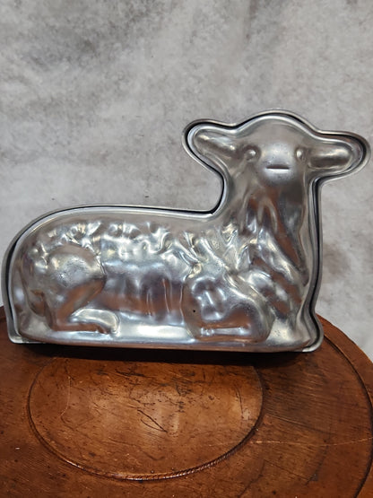 Vintage Aluminum 3-D Cake Pan Lamb laying 2 pieces al8761