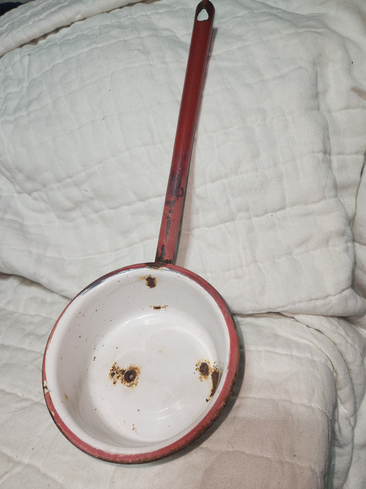 Vintage enamel ladle white with red handle en91