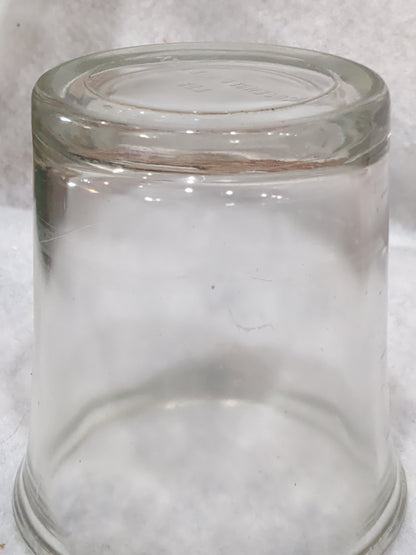 Vintage Antique egg beater with one quart 32 oz. 4 cups heavy glass container no handle no spout measuring kit166