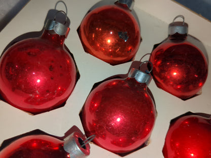 Box of Shiny Brite red ornament 1 1/2" box99