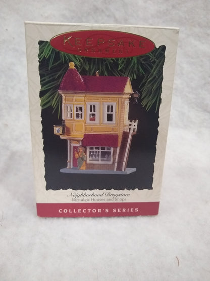 Neighborhood Drugstore Ornament Hallmark Nostalgic Houses and shops hh1994