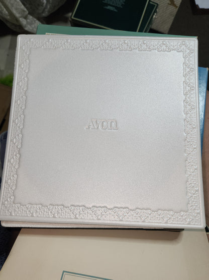 Vintage Avon Christmas 1975 Skaters on the Pond Plate Original Box. Enoch Wedgewood England