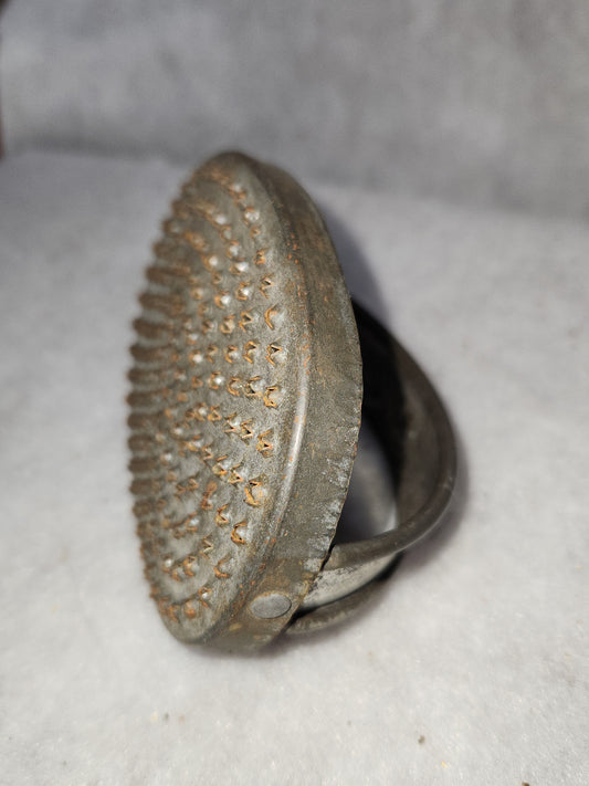 Vintage Antique aluminum Palm Grater Hand Grater Ricer kit111