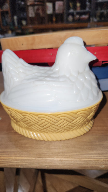 Vintage Avon Hen On Nest Milk Glass Covered trinket, candy, soap dish hon3