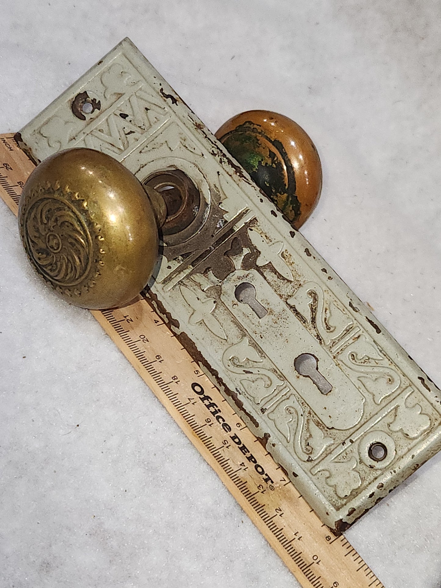 Antique Door Knob and Faceplate set kn1