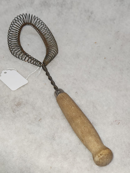 Vintage Plain Kitchen Tool Utensil Twisted Coiled Whisk Stainless Steel worn wooden handle ki68