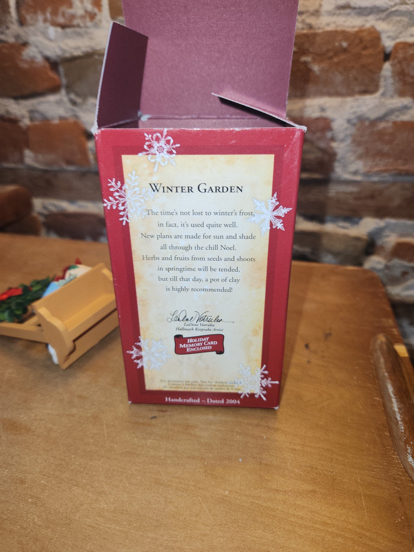 Hallmark Keepsake Christmas Ornament 2004 Winter Garden in box