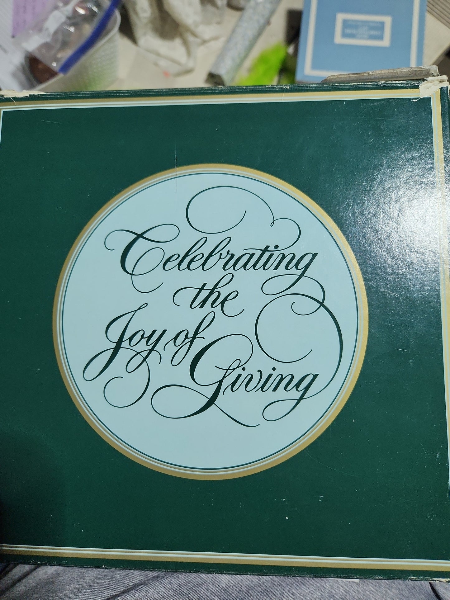 Vintage Avon Christmas 1982 Second Edition Christmas Memories Keeping the Christmas Tradition Plate 22k gold trim Original Box.