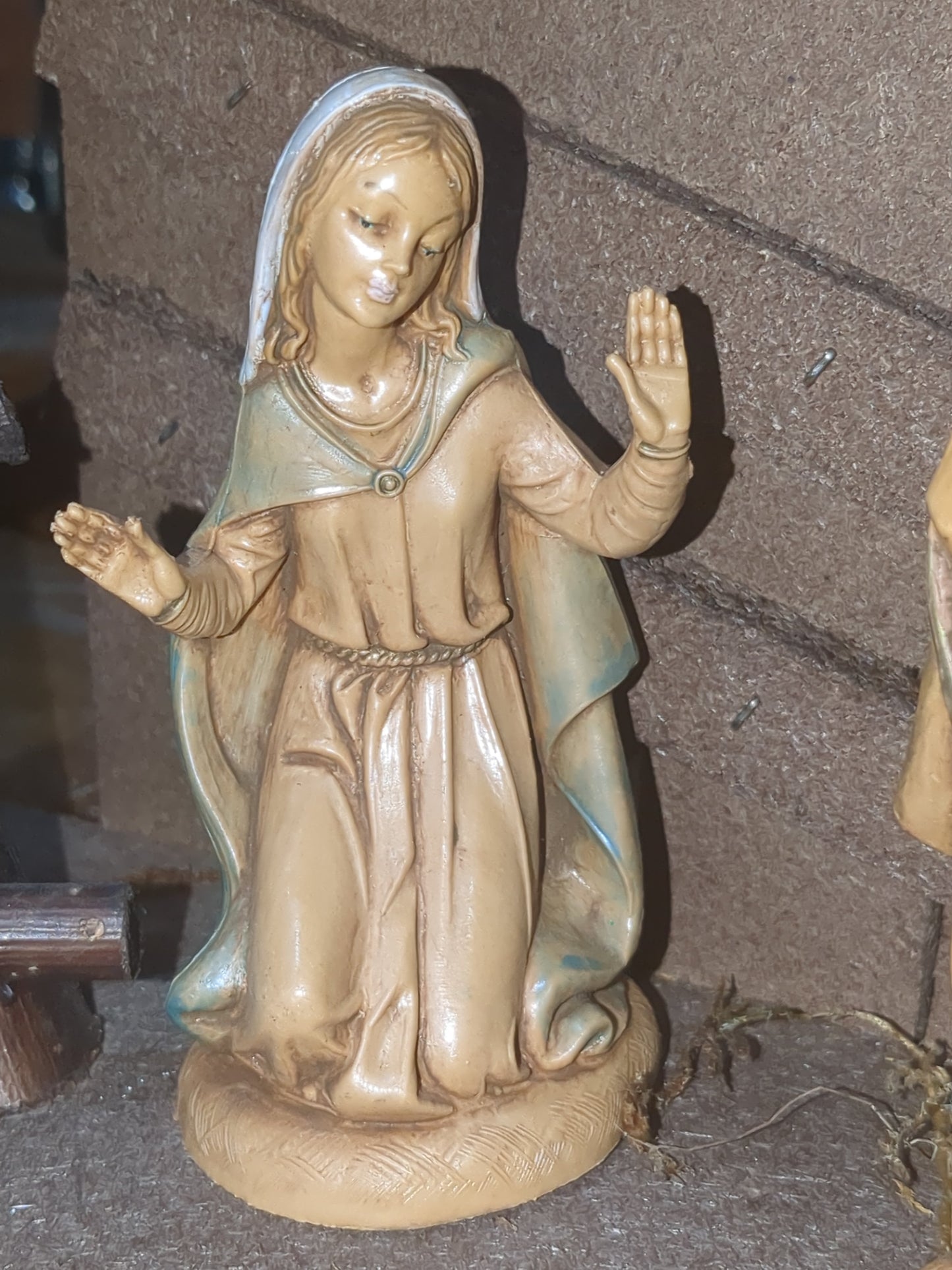 Vintage Fontanini 7 Piece Christmas Heirloom Nativity starter set 54061 Italy Jesus Mary Joseph Piper Angel lamb stable