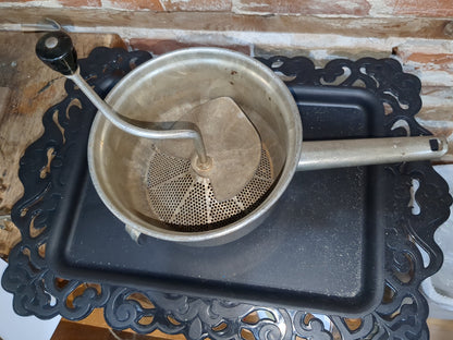 Vintage Foley food mill has rust kit643