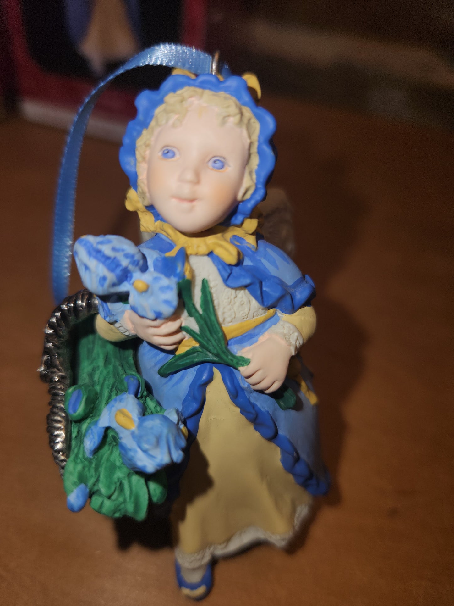Vintage Hallmark Keepsake Ornament Iris Angel The Language Of Flowers 1998 hO11