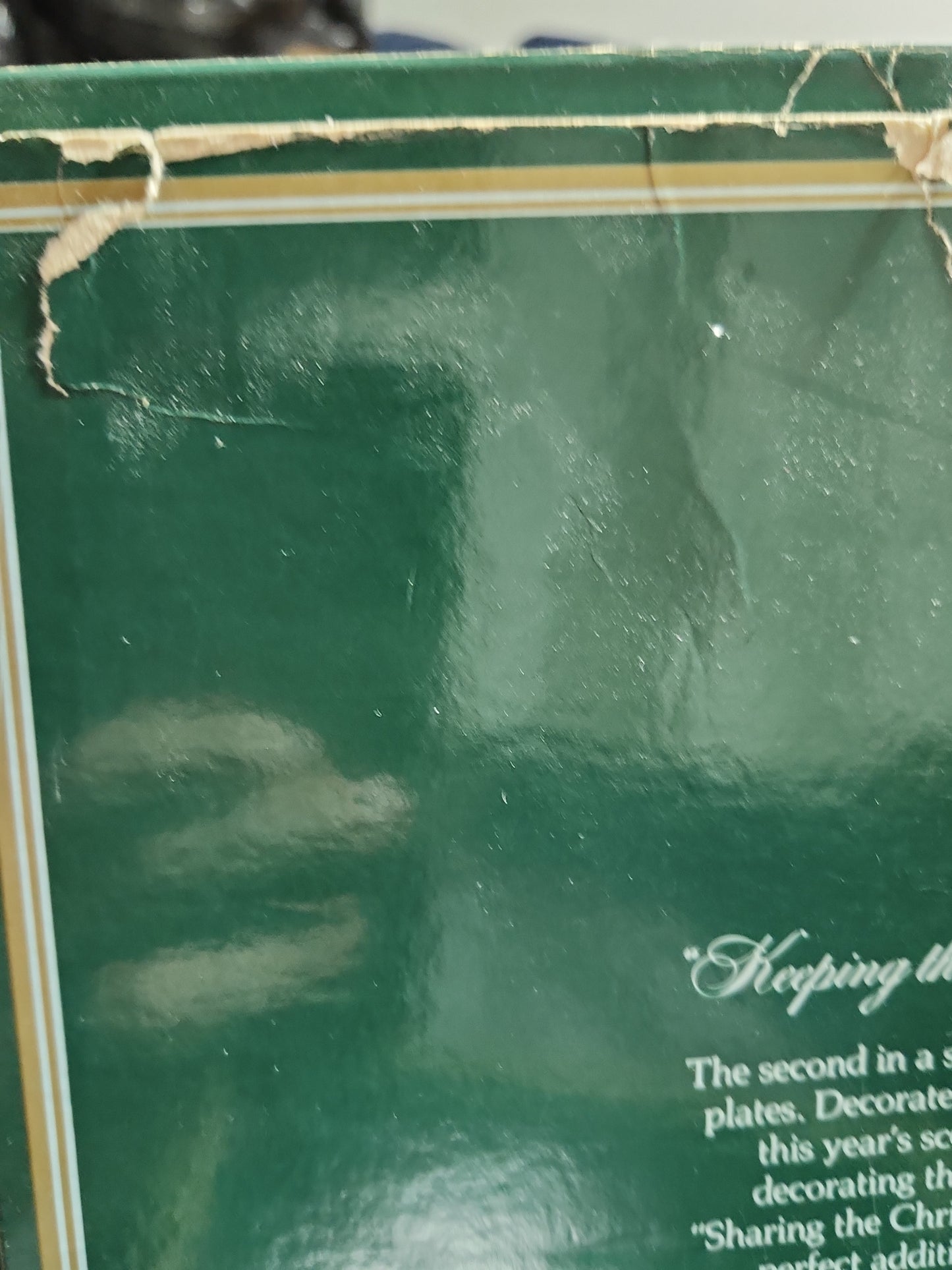 Vintage Avon Christmas 1982 Second Edition Christmas Memories Keeping the Christmas Tradition Plate 22k gold trim Original Box.