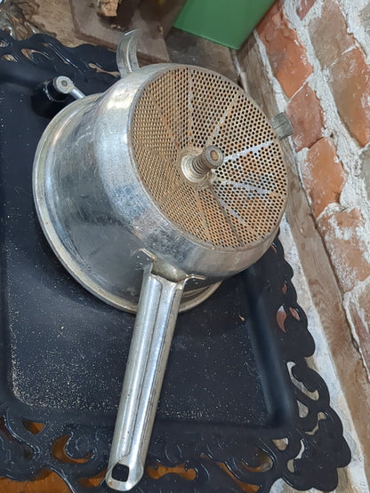 Vintage Foley food mill has rust kit643