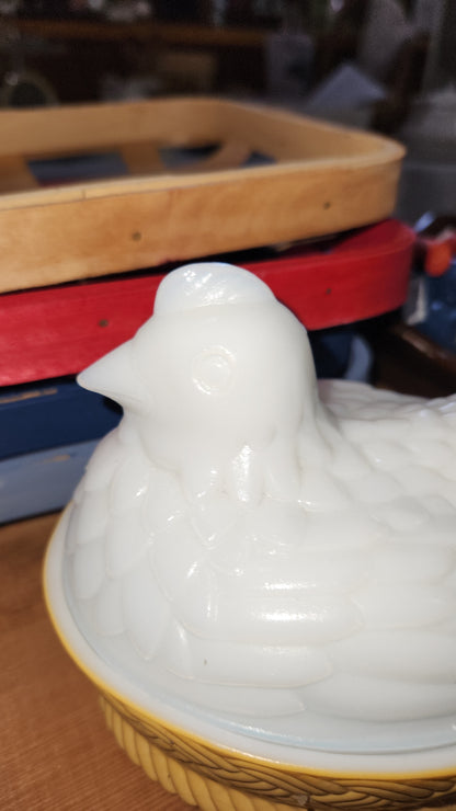 Vintage Avon Hen On Nest Milk Glass Covered trinket, candy, soap dish hon3