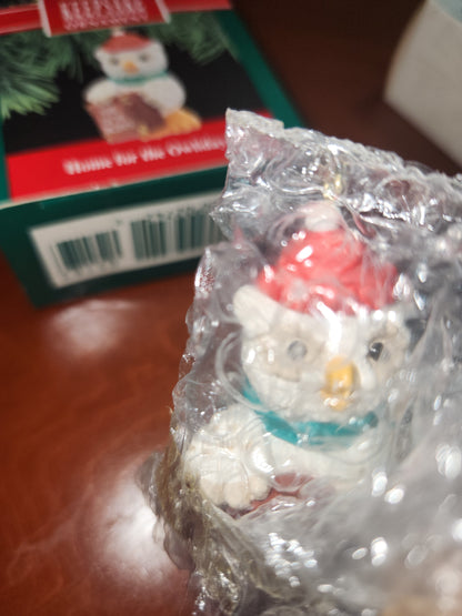 Vintage Hallmark Keepsake Ornament Home for the Owlidays 1990 UNOPENED Miniature