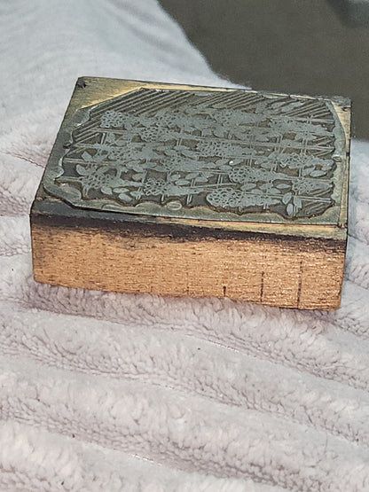 Vintage Wood Metal Newspaper Print Block Printer's Press Grapevine Grapes Flower pbgv