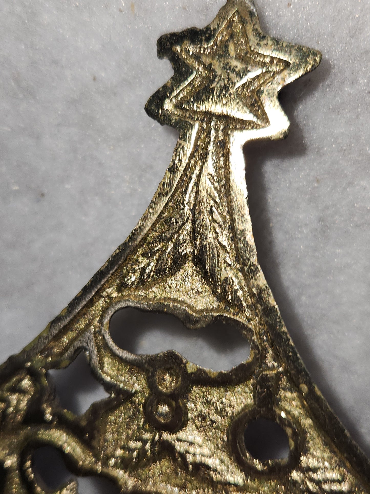 Vintage Cast Metal Christmas Tree Trivet Gold Made in Taiwan cm77