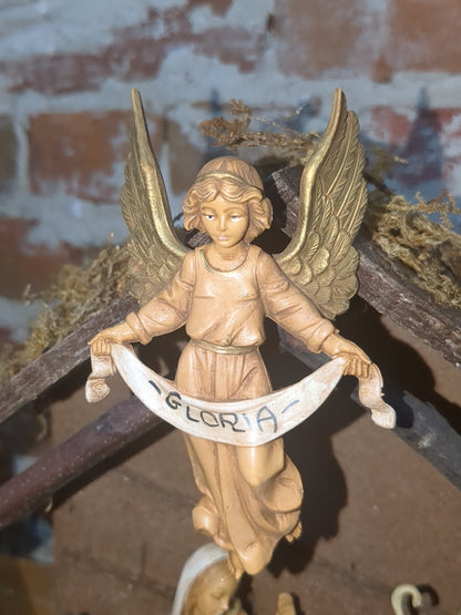 Vintage Fontanini 7 Piece Christmas Heirloom Nativity starter set 54061 Italy Jesus Mary Joseph Piper Angel lamb stable
