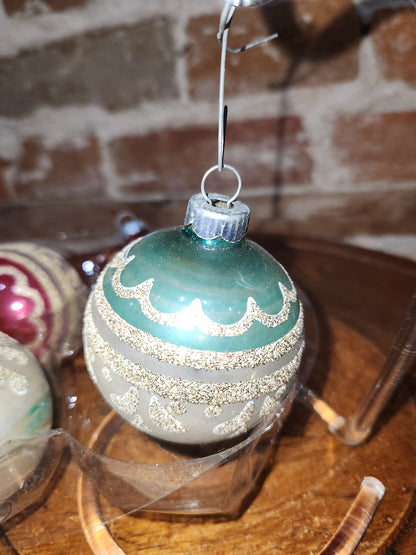 Vintage Shiny Brite Set of 4 Glass Ornaments with Same Design with Silver Stripes and Gold Mica Accents. 2 Matching Green and 2 Matching Red. Sb7