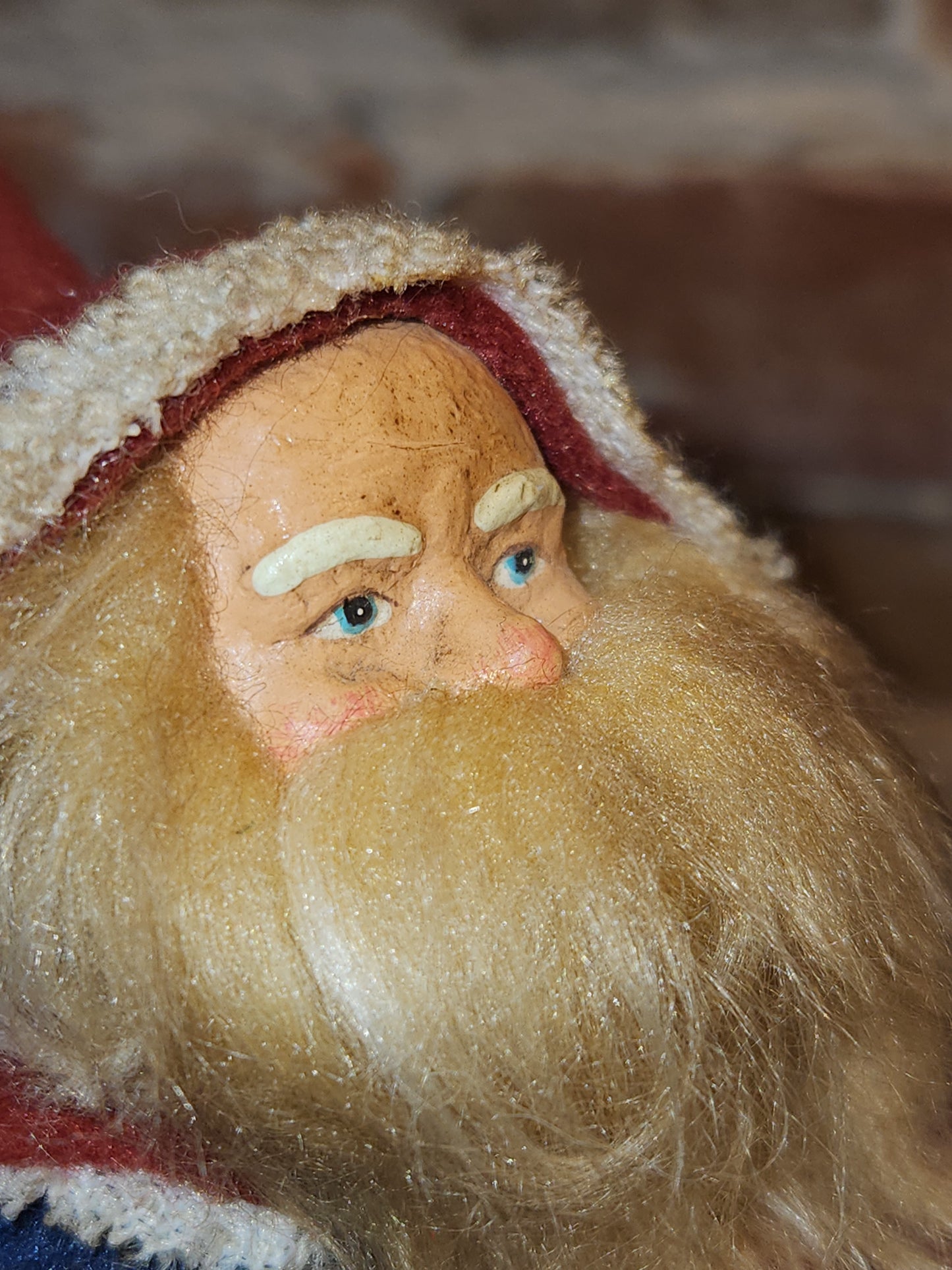 Vintage Bethany Lowe Santa Claus Wearing Wool in a Woven Sleigh With Toys AS IS s90